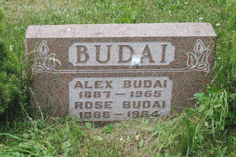 File:Alex and Rose Grave Stones.jpg